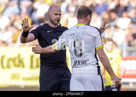 Breda, Niederlande. 29. April 2023. BREDA, NIEDERLANDE - APRIL 29: Schiedsrichter Rob Dieperink in Aktion während des niederländischen Keukenkampioendivisie-Spiels zwischen NAC Breda und Roda JC im Rat Verlegh Stadion am 29. April 2023 in Breda, Niederlande (Foto von Broer van den Boom/Orange Pictures) Kredit: Orange Pics BV/Alamy Live News Stockfoto