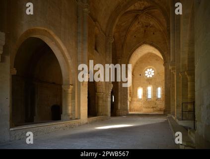 Die Zisterzienserabtei Sylvacane in La Roque d'Antheron ist eine der 3 Schwestern der Provence mit Senanque und Le Thoronet Stockfoto