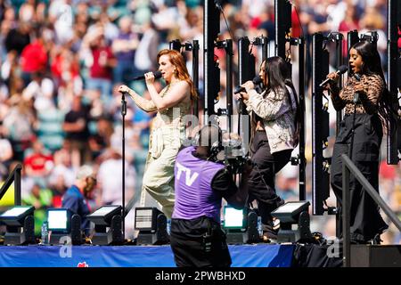 Twickenham, Großbritannien. 28. April 2023. Die Suga Babes treten während des TikTok Women's Six Nations-Spiels England gegen Frankreich am 4./29. 28. April 2023 2023 im Twickenham Stadium, Twickenham, Vereinigtes Königreich, zur Halbzeit auf (Foto von Nick Browning/News Images) in Twickenham, Vereinigtes Königreich. (Foto von Nick Browning/News Images/Sipa USA) Guthaben: SIPA USA/Alamy Live News Stockfoto