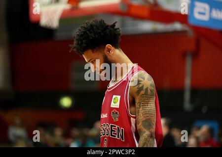 Giessen, Deutschland. 29. April 2023. Giessen, Deutschland, April 29. 2023: Jordan Livingston Barnes ( 2 Giessen ) während des BARMER 2. Basketball-Bundesliga ProA-Spiel zwischen JobStairs Giessen 46ers und Rasta Vechta an der Sporthalle Giessen-Ost in Giessen. (Julia Kneissl/SPP) Kredit: SPP Sport Press Photo. Alamy Live News Stockfoto