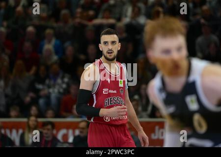 Giessen, Deutschland. 29. April 2023. Giessen, Deutschland, April 29. 2023: Igor Cvoroviv ( 18 Giessen ) während des BARMER 2. Basketball-Bundesliga ProA-Spiel zwischen JobStairs Giessen 46ers und Rasta Vechta an der Sporthalle Giessen-Ost in Giessen. (Julia Kneissl/SPP) Kredit: SPP Sport Press Photo. Alamy Live News Stockfoto