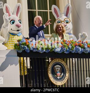 WASHINGTON, D.C., USA – 10. APRIL 2023: Präsident Joe Biden und First Lady Jill Biden nehmen an der jährlichen Osterrolle Teil. Stockfoto