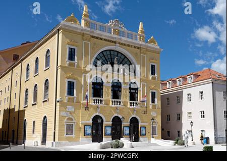 Trg Gaje Bulata, Nationaltheater, Split, Splitsko-Dalmatinska, Kroatien Stockfoto