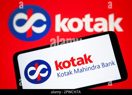 Ukraine. 29. April 2023. In dieser Abbildung ist das Logo der Kotak Mahindra Bank Limited auf einem Smartphone und einem pc-Bildschirm zu sehen. Kredit: SOPA Images Limited/Alamy Live News Stockfoto