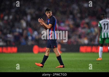 Barcelona, Esp. 29. April 2023. FC BARCELONA gegen REAL BETIS 29. April 2023 Pedri (8) des FC Barcelona während des Spiels zwischen dem FC Barcelona und Real Betis, das dem zweiunddreißigsten Tag von La Liga Santander im Spotify Camp Nou in Barcelona, Spanien entspricht. Kredit: Rosdemora/Alamy Live News Stockfoto