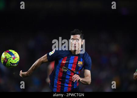 Barcelona, Esp. 29. April 2023. FC BARCELONA gegen REAL BETIS 29. April 2023 Robert Lewandowski (9) des FC Barcelona während des Spiels zwischen FC Barcelona und Real Betis, das dem zweiunddreißigsten Tag von La Liga Santander im Spotify Camp Nou in Barcelona, Spanien entspricht. Kredit: Rosdemora/Alamy Live News Stockfoto