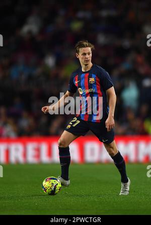 Barcelona, Esp. 29. April 2023. FC BARCELONA gegen REAL BETIS 29. April 2023 Frenkie de Jong (21) des FC Barcelona während des Spiels zwischen dem FC Barcelona und Real Betis, entsprechend dem zweiunddreißigsten Tag von La Liga Santander im Spotify Camp Nou in Barcelona, Spanien. Kredit: Rosdemora/Alamy Live News Stockfoto