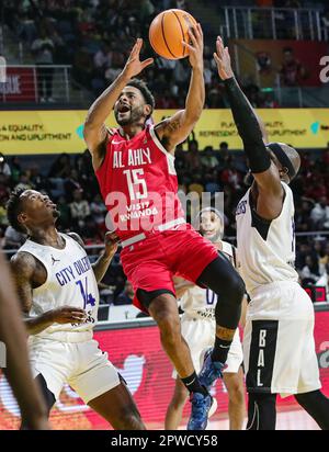 Kairo, Ägypten. 29. April 2023. Corey Webster (C) vom Al Ahly Sporting Club tritt während des letzten Spiels 4 zwischen dem Al Ahly Sporting Club von Ägypten und City Oilers von Uganda auf der 2023 Basketball Africa League (BAL) in Kairo, Ägypten, am 29. April 2023 an. Kredit: Ahmed Gomaa/Xinhua/Alamy Live News Stockfoto