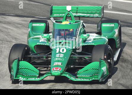 Long Beach, CA - 15. April 2023: IndyCar-Fahrer Alex Palou nimmt am Grand Prix von Long Beach in Chip Ganassi Racings Auto Nr. 10 Teil. Stockfoto