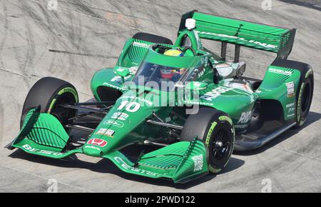 Long Beach, CA - 15. April 2023: IndyCar-Fahrer Alex Palou nimmt am Grand Prix von Long Beach in Chip Ganassi Racings Auto Nr. 10 Teil. Stockfoto