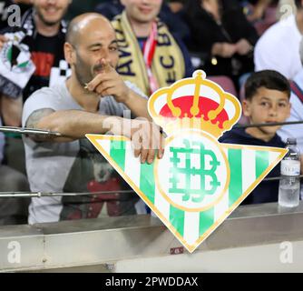 Sabadell, Barcelona, Spanien. 29. April 2023. Barcelona Spanien 29.04.2023 Supporters Real Betis Looks während der La Liga Santander zwischen dem FC Barcelona und Real Betis im Camp Nou am 29. April 2023 in Barcelona. (Kreditbild: © Xavi Urgeles/ZUMA Press Wire) NUR REDAKTIONELLE VERWENDUNG! Nicht für den kommerziellen GEBRAUCH! Stockfoto