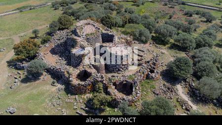 Nuraghe Arrubiù, das riesige rote neuragische Denkmal mit 5 Türmen in der Gemeinde Orroli im Zentrum von Sardinien Stockfoto