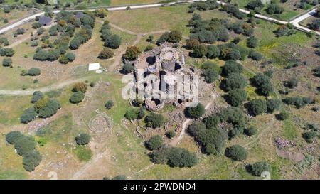 Nuraghe Arrubiù, das riesige rote neuragische Denkmal mit 5 Türmen in der Gemeinde Orroli im Zentrum von Sardinien Stockfoto