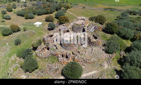 Nuraghe Arrubiù, das riesige rote neuragische Denkmal mit 5 Türmen in der Gemeinde Orroli im Zentrum von Sardinien Stockfoto