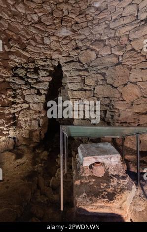 Nuraghe Arrubiù, das riesige rote neuragische Denkmal mit 5 Türmen in der Gemeinde Orroli im Zentrum von Sardinien Stockfoto