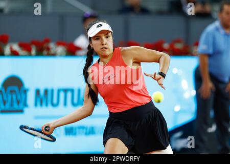 Camila Osorio von Kolumbien im Kampf gegen Aryna Zabalenka von Belarus während der Mutua Madrid Open 2023, Masters 1000 Tennis Turnier am 29. April 2023 in Caja Magica in Madrid, Spanien - Foto: Oscar J Barroso/DPPI/LiveMedia Stockfoto