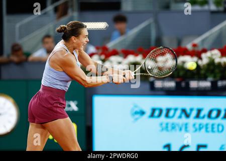 Aryna Zabalenka von Belarus im Kampf gegen Camila Osorio von Kolumbien während der Mutua Madrid Open 2023, Masters 1000 Tennis Turnier am 29. April 2023 in Caja Magica in Madrid, Spanien - Foto: Oscar J Barroso/DPPI/LiveMedia Stockfoto