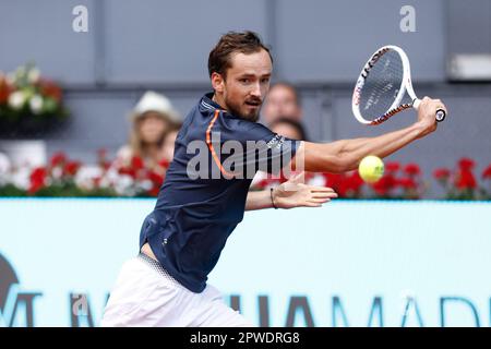 Daniil Medvedev von Russland in Aktion gegen Andrea Vavassori von Italien während der Mutua Madrid Open 2023, Masters 1000 Tennis Turnier am 29. April 2023 in Caja Magica in Madrid, Spanien - Foto: Oscar J Barroso/DPPI/LiveMedia Stockfoto