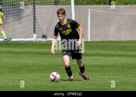 Swansea, Wales. 29. April 2023 Matthew Eckersall of Wigan Athletic während des Spiels der Professional Development League zwischen Swansea City under 18 und Wigan Athletic under 18 an der Swansea City Academy in Swansea, Wales, Großbritannien am 29. April 2023. Kredit: Duncan Thomas/Majestic Media/Alamy Live News. Stockfoto