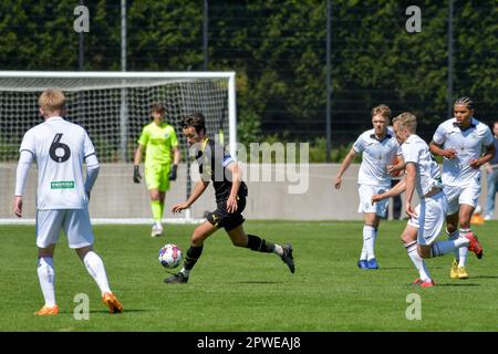 Swansea, Wales. 29. April 2023 Kai Payne of Wigan Athletic während des Spiels der Professional Development League zwischen Swansea City under 18 und Wigan Athletic under 18 an der Swansea City Academy in Swansea, Wales, Großbritannien, am 29. April 2023. Kredit: Duncan Thomas/Majestic Media/Alamy Live News. Stockfoto