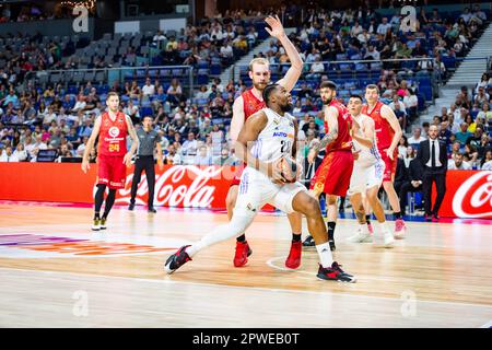 Madrid, Madrid, Spanien. 30. April 2023. Guerschon Yabusele (Real Madrid) während des Basketballspiels zwischen Real Madrid und Zaragoza Basket, gültig für den Spieltag 30 der spanischen Basketballliga ACB namens „Liga Endesa“, gespielt am Sonntag, den 30. April 2023 im Wizink Center in Madrid (Kreditbild: © Alberto Gardin/ZUMA Press Wire) REDAKTIONELLE VERWENDUNG! Nicht für den kommerziellen GEBRAUCH! Kredit: ZUMA Press, Inc./Alamy Live News Stockfoto