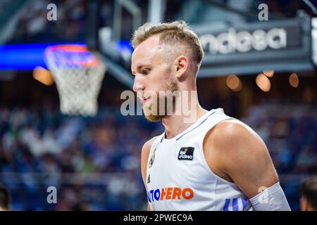 Madrid, Madrid, Spanien. 30. April 2023. Dzanan Musa (Real Madrid) während des Basketballspiels zwischen Real Madrid und Zaragoza Basket, gültig für den Spieltag 30 der spanischen Basketballliga ACB namens „Liga Endesa“, gespielt am Sonntag, den 30. April 2023 im Wizink Center in Madrid (Kreditbild: © Alberto Gardin/ZUMA Press Wire) REDAKTIONELLE VERWENDUNG! Nicht für den kommerziellen GEBRAUCH! Kredit: ZUMA Press, Inc./Alamy Live News Stockfoto