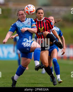 Lewes, Großbritannien. 30. April 2023. Lewes, England, April 30. 2023: Ellie Mason (2 Lewes) in Aktion während des FA Womens Championship Fußballspiels zwischen Lewes und Durham im Dripping Pan in Lewes, England. (James Whitehead/SPP) Kredit: SPP Sport Press Photo. Alamy Live News Stockfoto