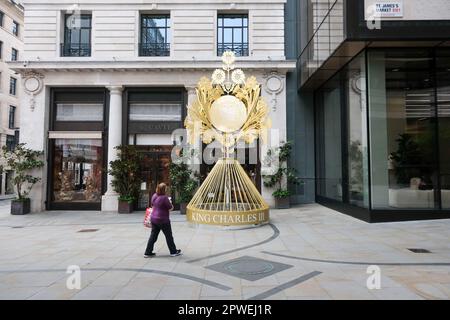 London, Großbritannien. 30. April 2023 Krönung von König Karl III Anzeige in St. James's. Kredit: Matthew Chattle/Alamy Live News Stockfoto