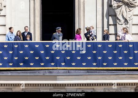 STOCKHOLM 20230430 Kronprinzessin Victoria, Prinzessin Estelle, Prinz Oscar, Prinz Daniel, König Carl XVI Gustaf, Königin Silvia, Prinz Carl Philip, PR Stockfoto