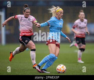 Das Academy Stadium, Manchester, Großbritannien. 30. April 2023. Damen Super League Football, Manchester City gegen Reading; Chloe Kelly von Manchester City Credit: Action Plus Sports/Alamy Live News Stockfoto