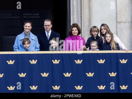 STOCKHOLM 20230430 Kronprinzessin Victoria, Prinz Oscar, Prinz Daniel, Prinz Alexander, Königin Silvia, Prinz Gabriel, Prinz Julian, Prinzessin Estel Stockfoto
