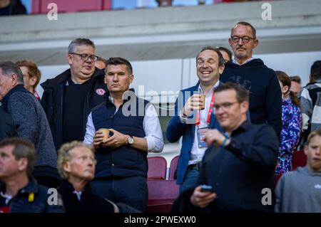 Düsseldorf, Deutschland. 30. April 2023. Vorstand Finanzen, Recht & Personal Arnd Hovemann und Vorstandsvorsitzender Alexander Jobst Fortuna Düsseldorf Stockfoto