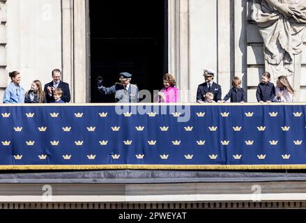 STOCKHOLM 20230430 Kronprinzessin Victoria, Prinzessin Estelle, Prinz Oscar, Prinz Daniel, König Carl XVI Gustaf, Königin Silvia, Prinz Carl Philip, PRI Stockfoto