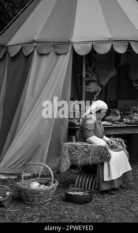 Mittelalterliche Nachstellung auf Warwick Castle, England im Mai 2011 Stockfoto