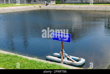 Polierteich oder Stabilisationsteich, Abwasseraufbereitung und Schlammentsorgung, Abwasser und Sondermüll für den Haushalt Stockfoto