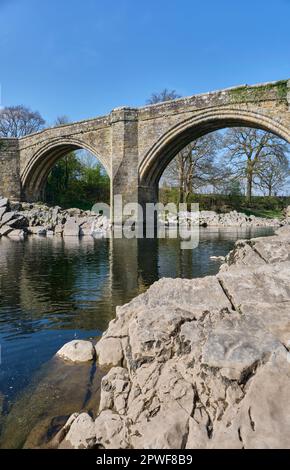 Die Devil's Bridge über den Fluss Lune in Kirkby Lonsdale, Cumbria Stockfoto