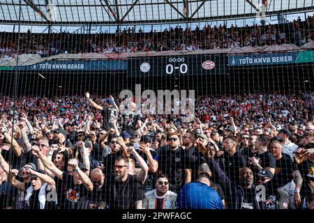 Rotterdam, Niederlande. 30. April 2023. ROTTERDAM, NIEDERLANDE - APRIL 30: Ajax-Fans während des niederländischen TOTO KNVB Cup-Endspiels zwischen Ajax und PSV im Stadion Feijenoord am 30. April 2023 in Rotterdam, Niederlande (Foto von Marcel ter Bals/Orange Pictures). Guthaben: Orange Pics BV/Alamy Live News Stockfoto