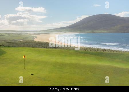 Isle of Harris, Großbritannien - 4 2021. Oktober: Schöner sonniger Tag auf dem Golfplatz Harris Golf Club in Scarista auf der Isle of Lewis und Harris Stockfoto