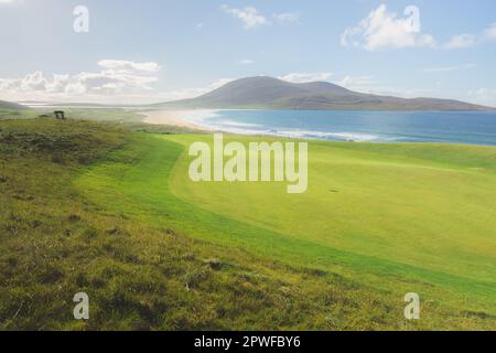 Isle of Harris, Großbritannien - 4 2021. Oktober: Schöner sonniger Tag auf dem Golfplatz Harris Golf Club in Scarista auf der Isle of Lewis und Harris Stockfoto