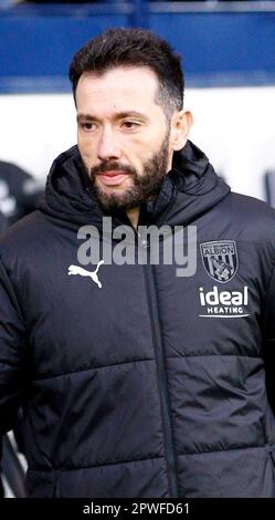 West Bromwich, Großbritannien. 29. April 2023. West Bromwich Albion Manager Carlos Corberan beim Sky Bet Championship Match zwischen West Bromwich Albion und Norwich City im Hawthorns am 29. 2023. April in West Bromwich, England. (Foto: Mick Kearns/phcimages.com) Kredit: PHC Images/Alamy Live News Stockfoto