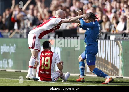 ROTTERDAM - (lr) Davy Klaassen von Ajax, Jorge Sanchez von Ajax, Xavi Simons von PSV Eindhoven während des Finales DES TOTO KNVB Cup zwischen PSV und Ajax im Feyenoord Stadion de Kuip am 30. April 2023 in Rotterdam, Niederlande. ANP MAURICE VAN STONE Stockfoto