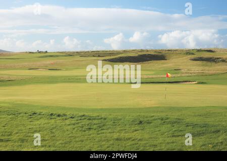 Isle of Harris, Großbritannien - 4 2021. Oktober: Schöner sonniger Tag auf dem Golfplatz Harris Golf Club in Scarista auf der Isle of Lewis und Harris Stockfoto