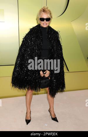 WEST HOLLYWOOD, KALIFORNIEN, 3/9/23 Pamela Anderson nimmt an der Versace Herbst 2023 Show Teil, die im Pacific Design Center in West Hollywood, Kalifornien, am Donnerstag, den 9. März 2023 stattfindet. Foto: Jennifer Graylock-Alamy Stockfoto