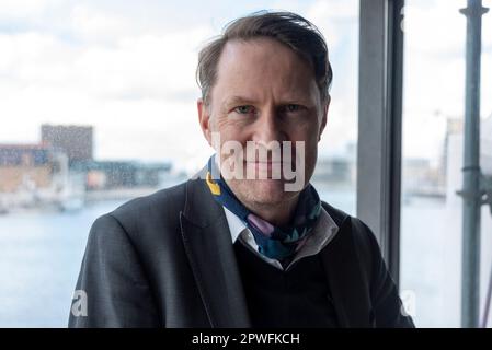 Luke Harding, Bestseller-britischer Autor und ausländischer Korrespondent des Guardian, steht im Ukraine House in Kopenhagen. Er hat sich dort vorgestellt Stockfoto