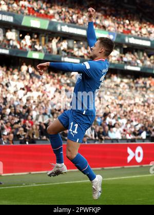 ROTTERDAM - Thorgan Hazard von PSV Eindhoven feiert am 30. April 2023 im Feyenoord Stadion de Kuip in Rotterdam, Niederlande, die 1-1. Weltmeisterschaft während des TOTO KNVB Cup Finales zwischen PSV und Ajax. ANP ROBIN VAN LONKHUIJSEN Stockfoto