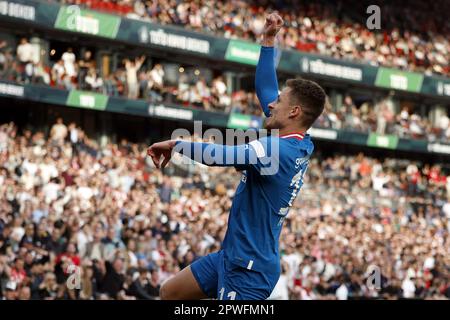 ROTTERDAM - Thorgan Hazard von PSV Eindhoven feiert am 30. April 2023 im Feyenoord Stadion de Kuip in Rotterdam, Niederlande, die 1-1. Weltmeisterschaft während des TOTO KNVB Cup Finales zwischen PSV und Ajax. ANP ROBIN VAN LONKHUIJSEN Stockfoto