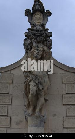 Verschiedene künstlerische Details und Skulturen finden sich im Zentrum der Festung in Alba Iulia, Rumänien. Stockfoto