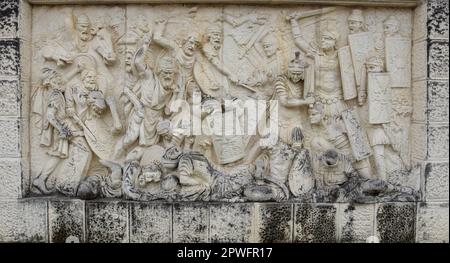 Verschiedene künstlerische Details und Skulturen finden sich im Zentrum der Festung in Alba Iulia, Rumänien. Stockfoto