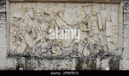 Verschiedene künstlerische Details und Skulturen finden sich im Zentrum der Festung in Alba Iulia, Rumänien. Stockfoto