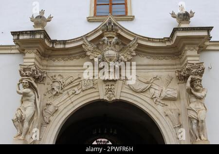 Verschiedene künstlerische Details und Skulturen finden sich im Zentrum der Festung in Alba Iulia, Rumänien. Stockfoto